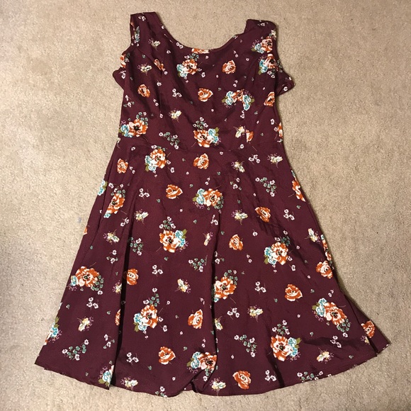 Dresses & Skirts - maroon floral dress
